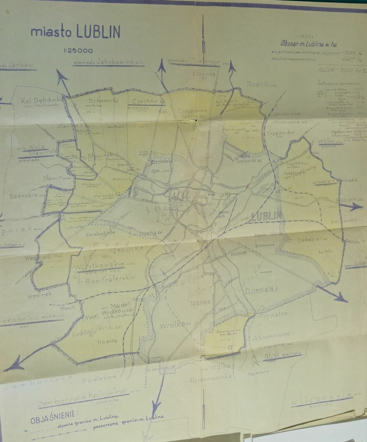  Archiwum Państwowe otrzymało pamiątki po wojennym przezydencie Lublina Romanie Ślaskim (zdjęcie 10) - Autor: DW