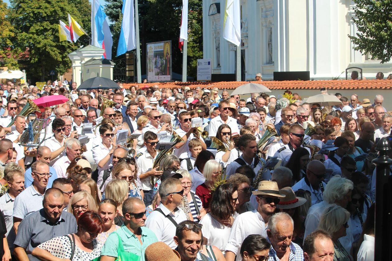  Uroczystości 300-lecia koronacji obrazu Matki Bożej w Kodniu   - Autor: Ewelina Burda