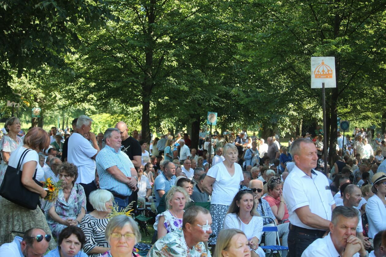  Uroczystości 300-lecia koronacji obrazu Matki Bożej w Kodniu  (zdjęcie 27) - Autor: Ewelina Burda