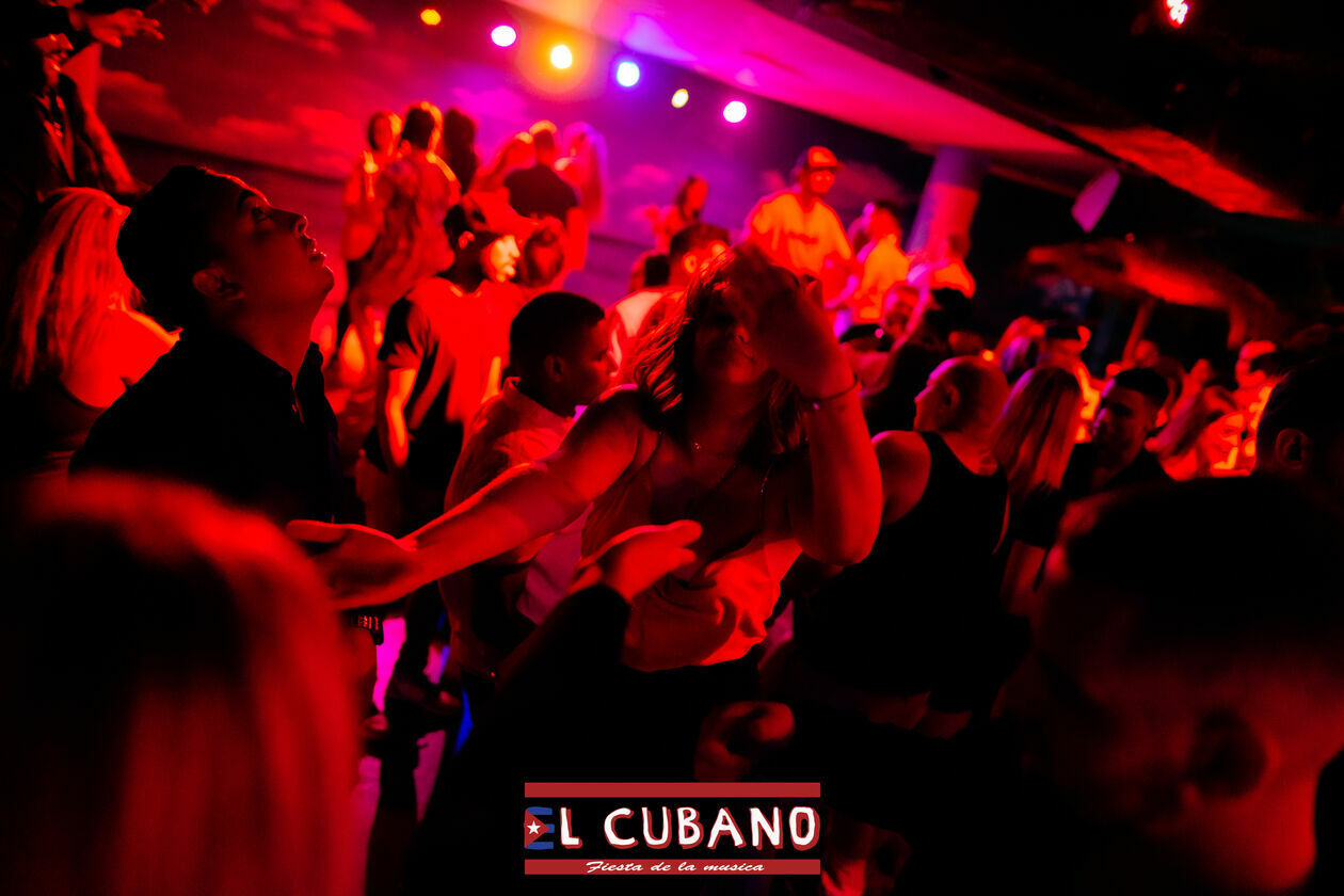  To była niezapomniana noc. Noc pełna tańca i kubańskiej muzyki (zdjęcie 7) - Autor: El Cubano