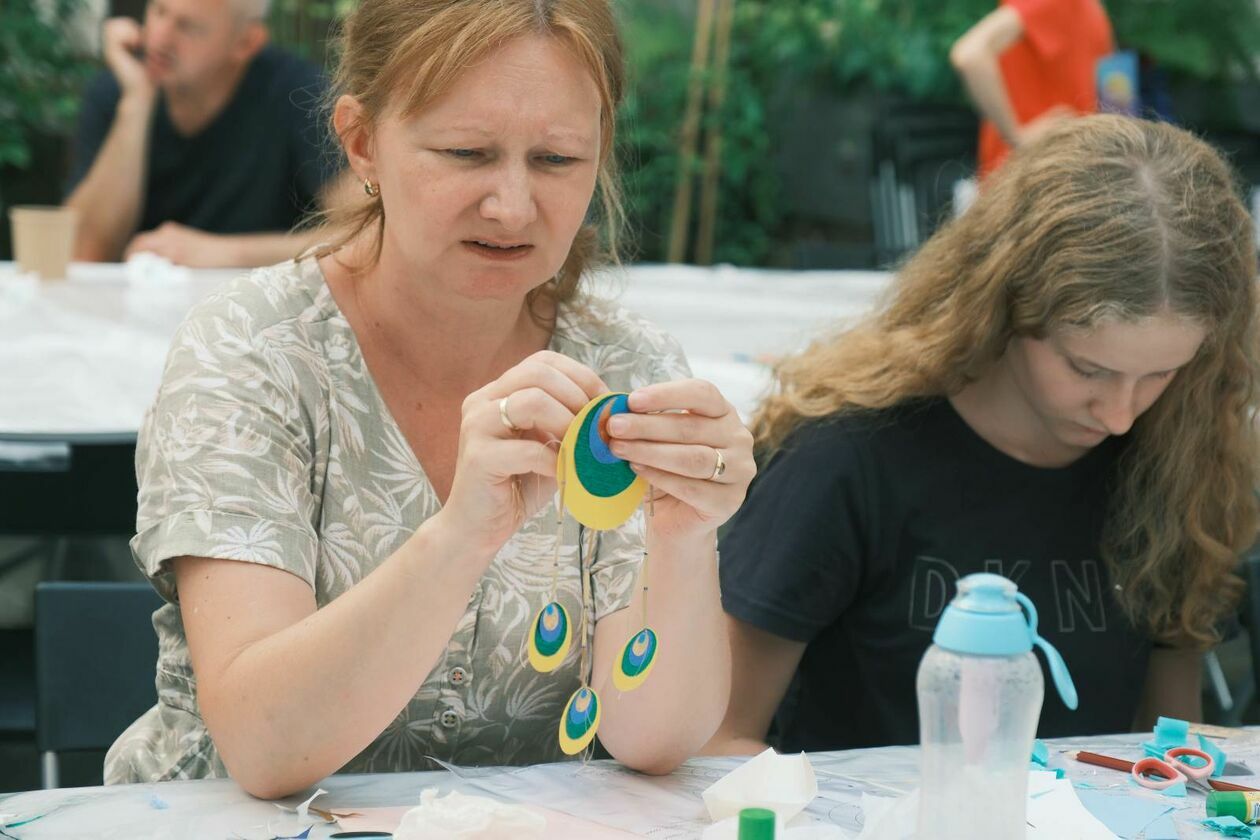  Festiwal Re:tradycja - Jarmark Jagielloński: warsztaty tworzenia zabawek i ozdób choinkowych (zdjęcie 19) - Autor: DW