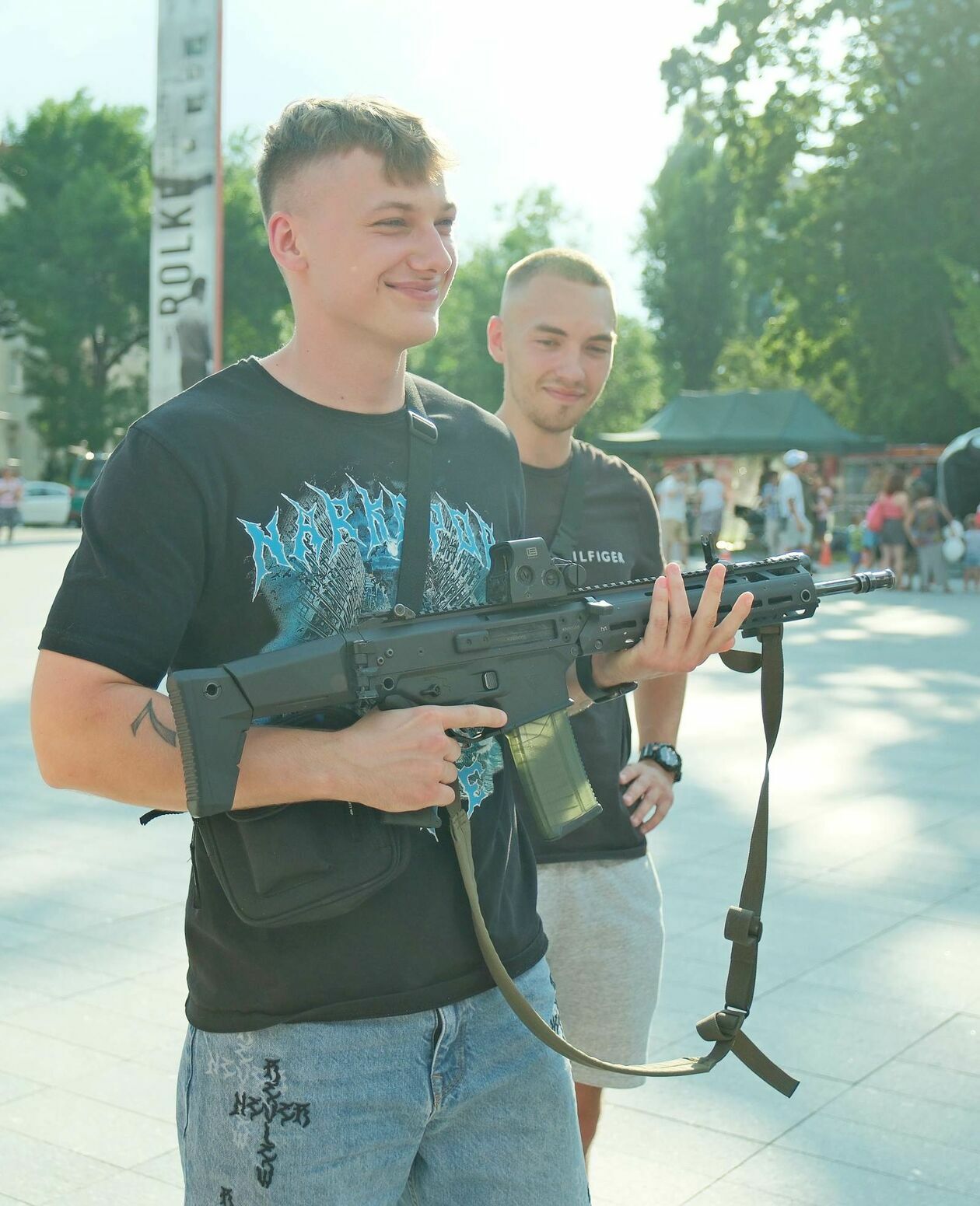  Piknik militarny z okazji święta wojska na pl Teatralnym (zdjęcie 5) - Autor: DW