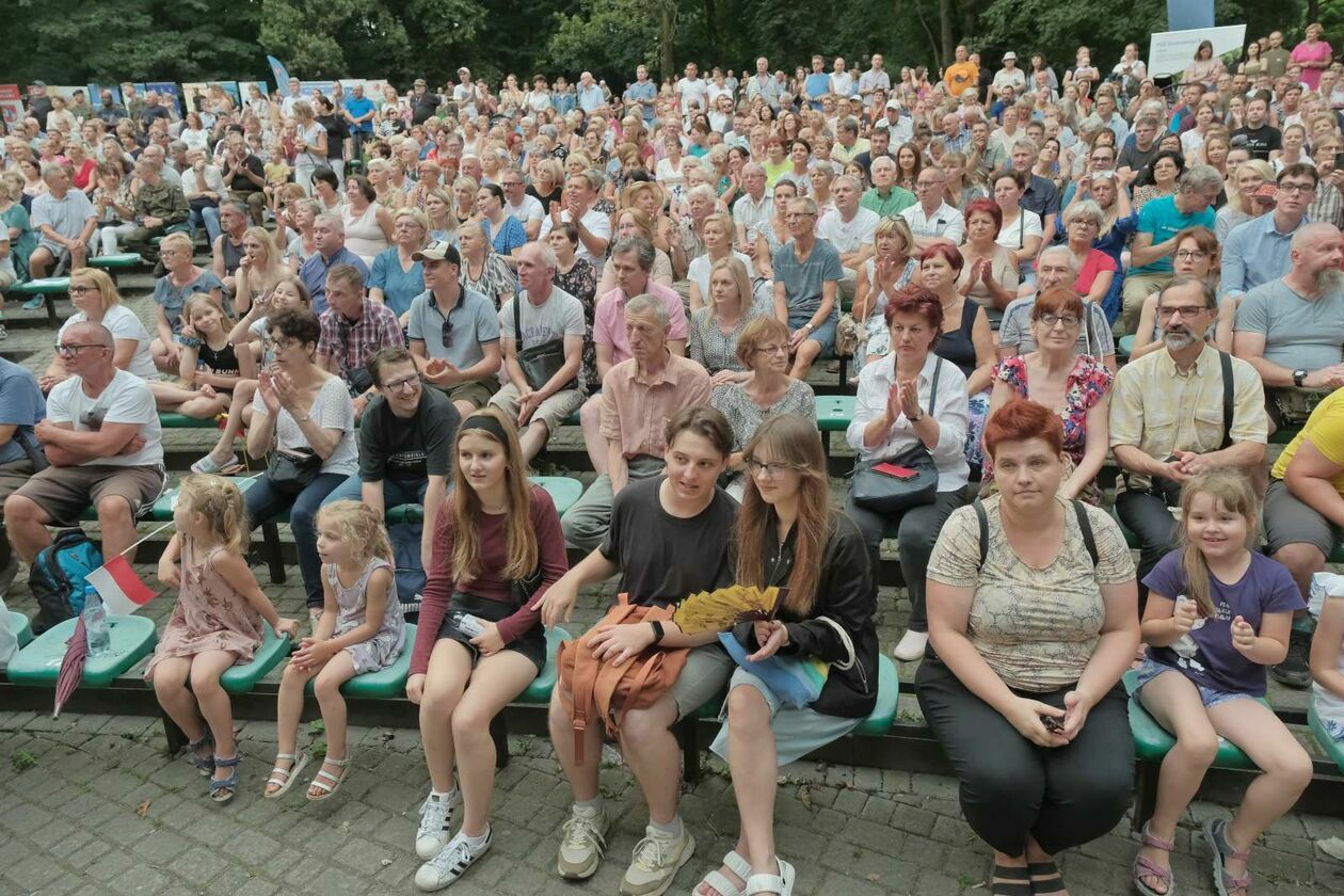  Koncert plenerowy z okazji obchodów Święta Wojska Polskiego  - Autor: DW