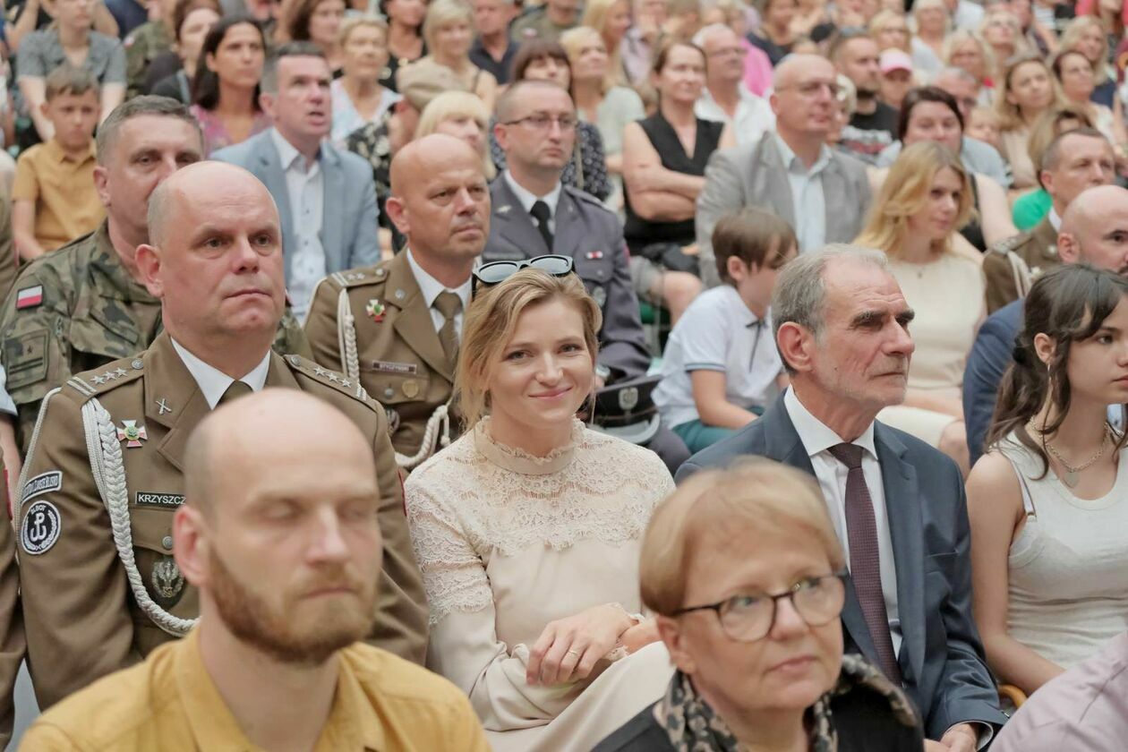  Koncert plenerowy z okazji obchodów Święta Wojska Polskiego (zdjęcie 24) - Autor: DW