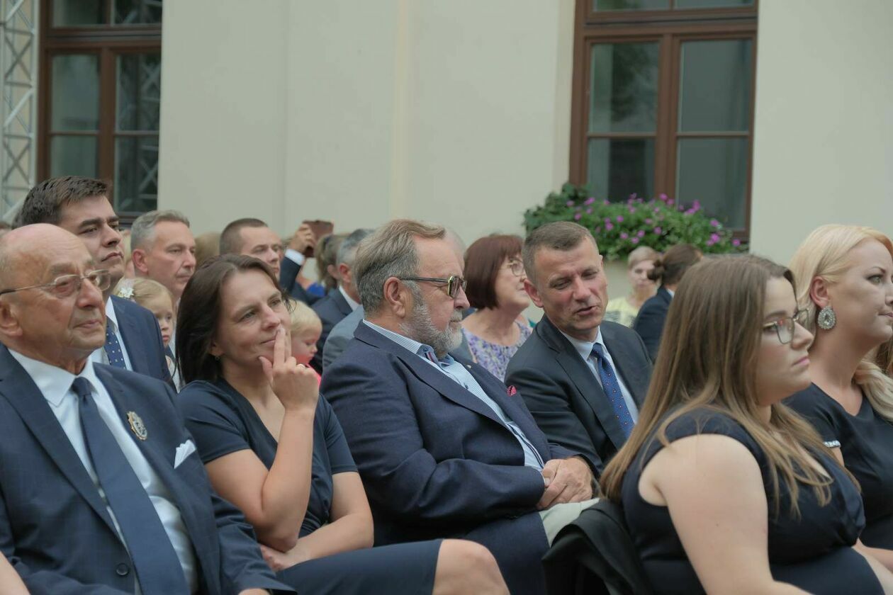  31 nowych adwokatów: ślubowanie aplikantów, którzy zdali egzamin adwokacki w lubelskiej IA (zdjęcie 11) - Autor: DW