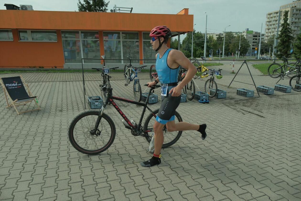  Mateusz Polski zwycięzcą 3. Lubelskiego Duathlonu im. Jerzego Hillera. (zdjęcie 27) - Autor: DW