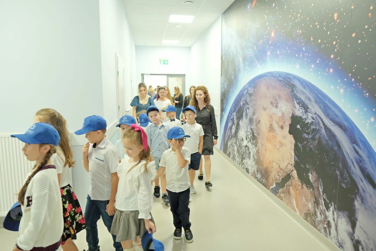  Rozpoczęcie roku szkolnego w nowej Publicznej Szkole Podstawowej Galileo w Lublinie  - Autor: DW