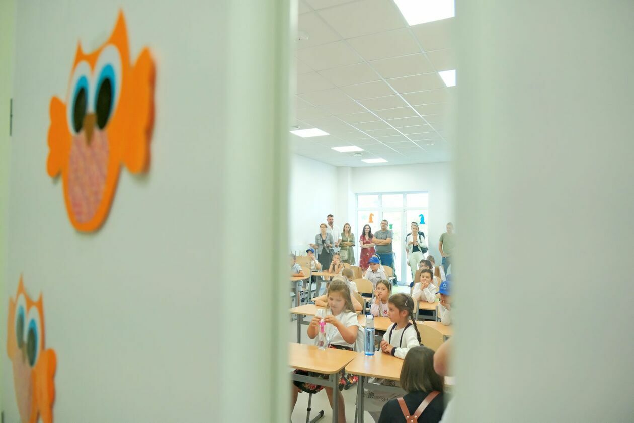  Rozpoczęcie roku szkolnego w nowej Publicznej Szkole Podstawowej Galileo w Lublinie (zdjęcie 31) - Autor: DW