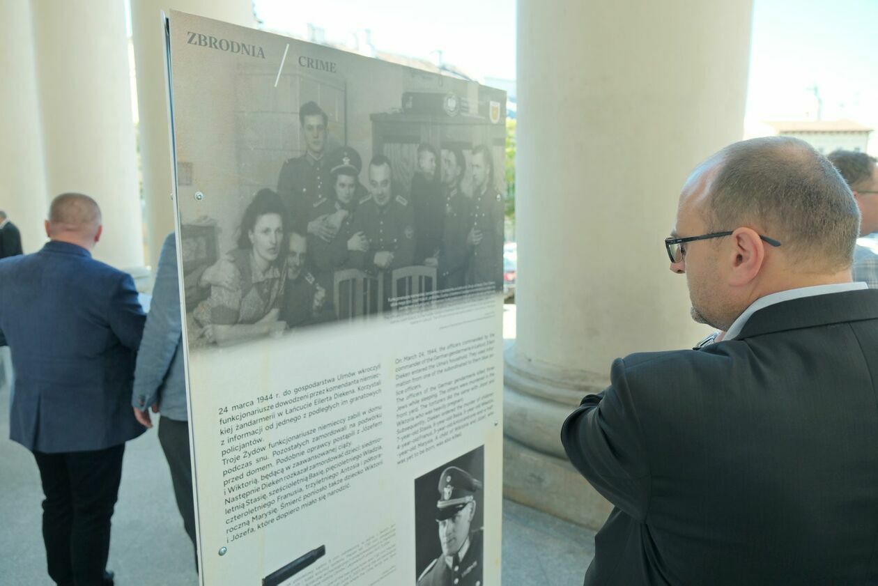  Wystawa IPN poświęcona pamięci rodziny Ulmów (zdjęcie 3) - Autor: DW