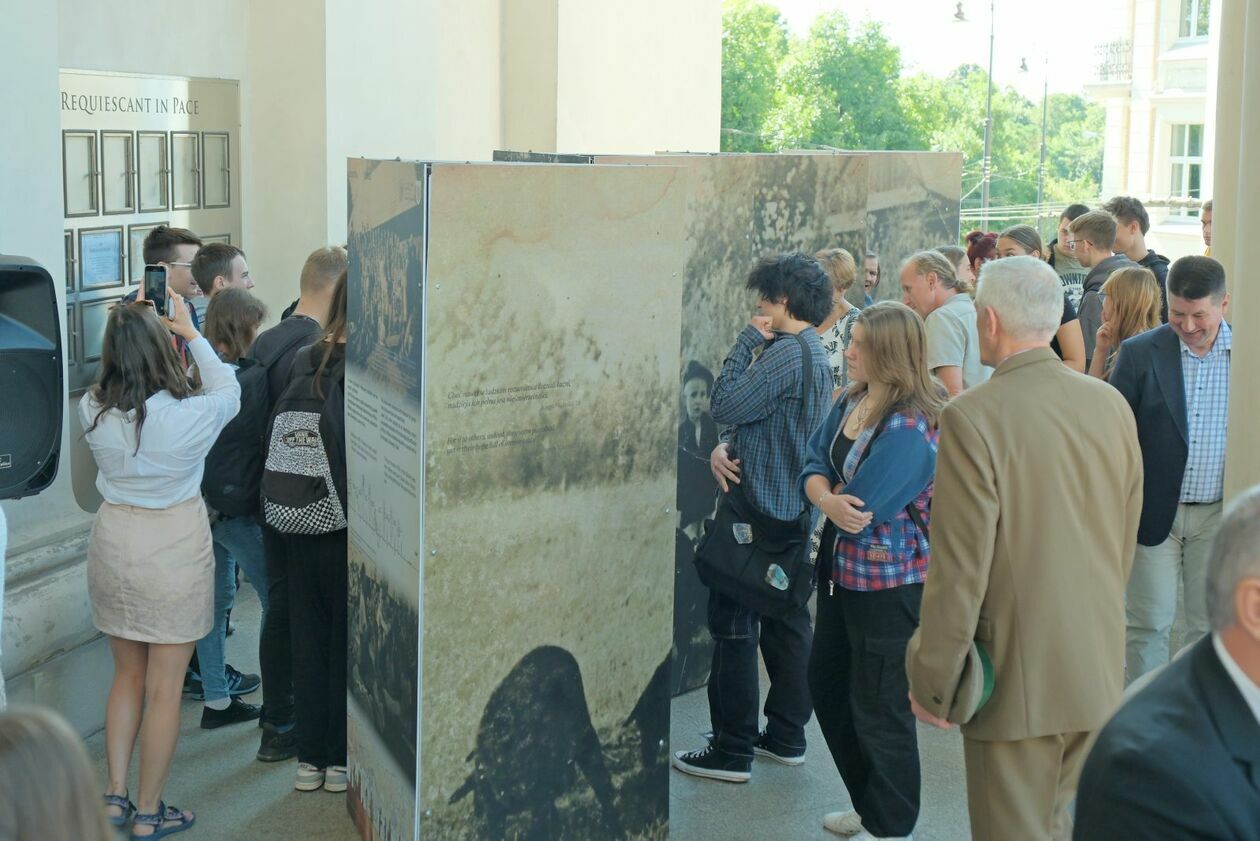  Wystawa IPN poświęcona pamięci rodziny Ulmów (zdjęcie 13) - Autor: DW