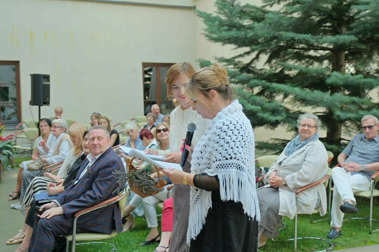  Narodowe Czytanie 2023 - „Nad Niemnem” Elizy Orzeszkowej w WBP (zdjęcie 4) - Autor: DW