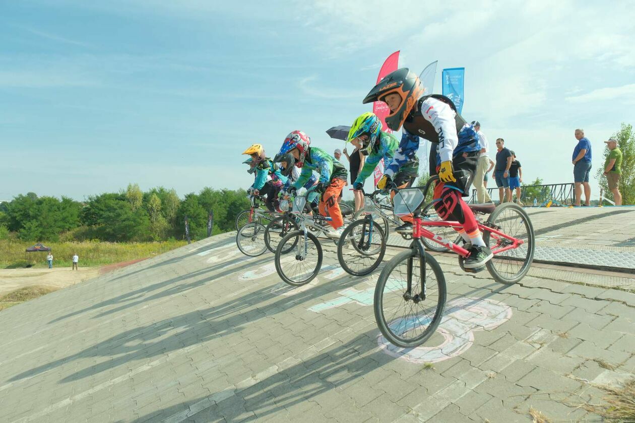   Mistrzostwa Polski BMX Racing w lubelskim bikeparku przy ul. Janowskiej 74 (zdjęcie 14) - Autor: DW