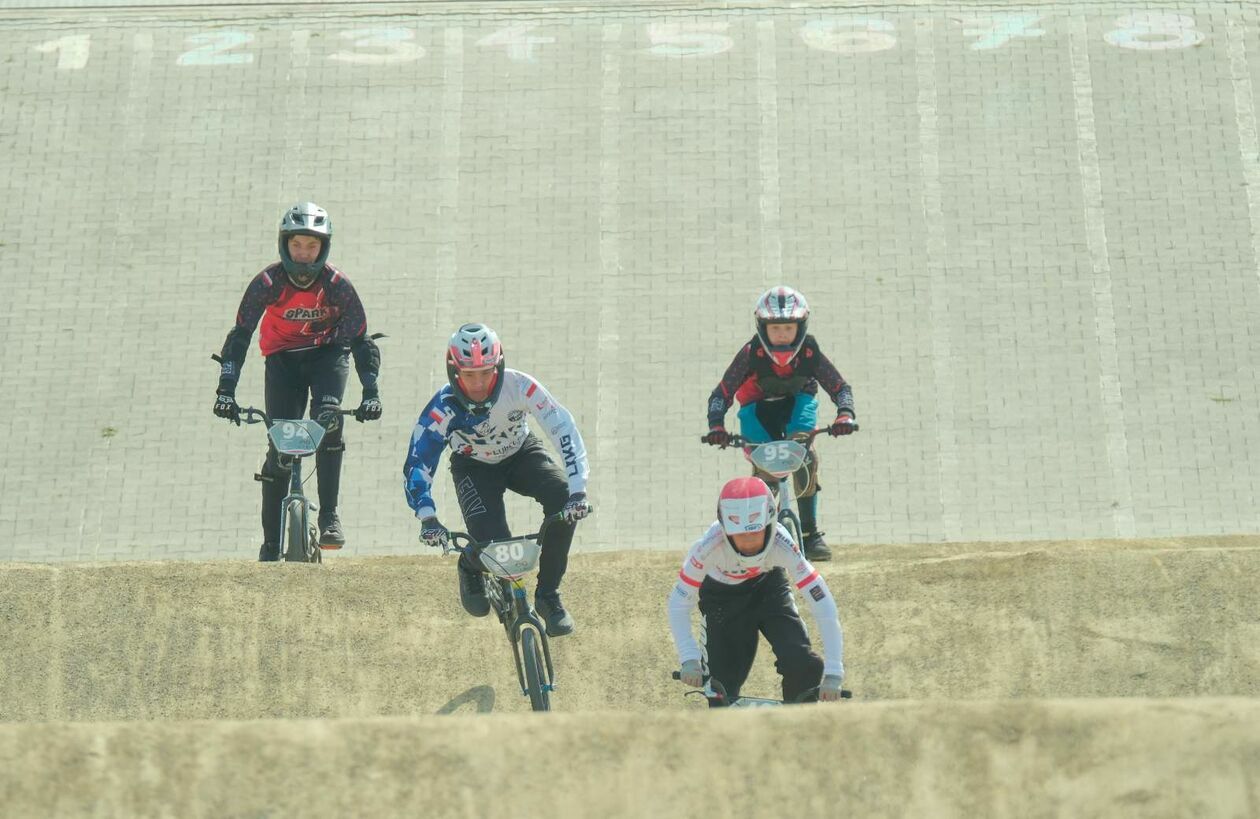   Mistrzostwa Polski BMX Racing w lubelskim bikeparku przy ul. Janowskiej 74 (zdjęcie 23) - Autor: DW