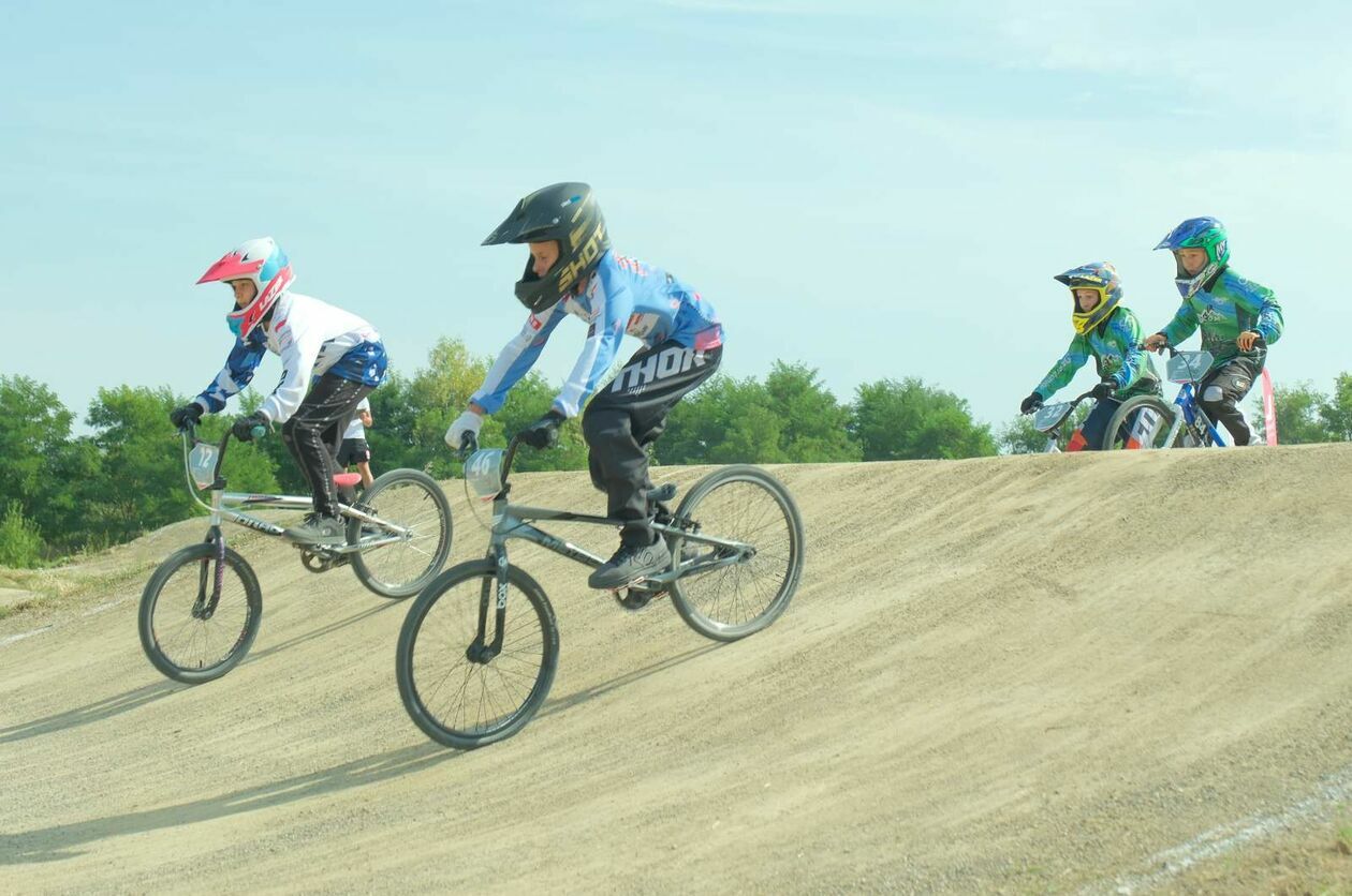   Mistrzostwa Polski BMX Racing w lubelskim bikeparku przy ul. Janowskiej 74 (zdjęcie 17) - Autor: DW