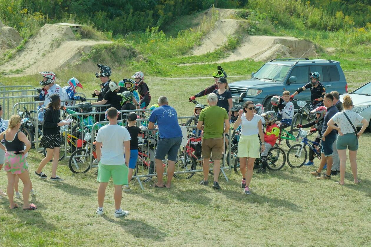   Mistrzostwa Polski BMX Racing w lubelskim bikeparku przy ul. Janowskiej 74 (zdjęcie 11) - Autor: DW