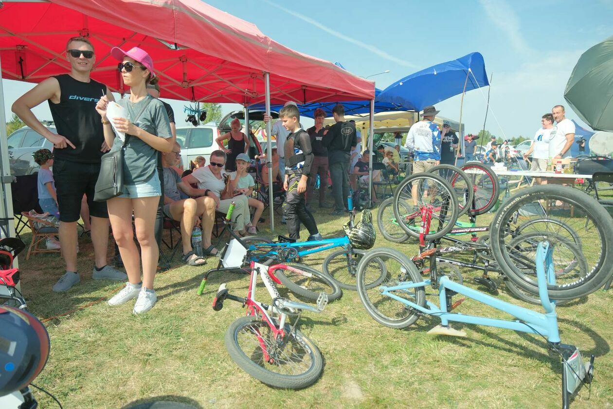   Mistrzostwa Polski BMX Racing w lubelskim bikeparku przy ul. Janowskiej 74 (zdjęcie 3) - Autor: DW