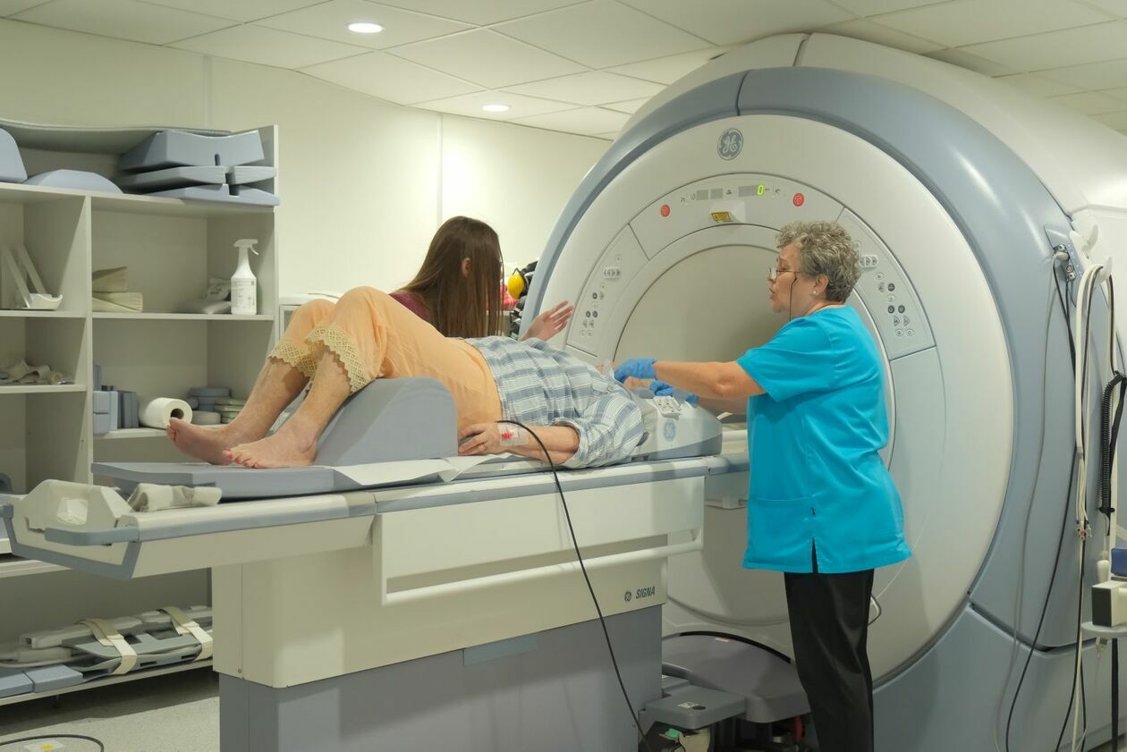  Rezonans magnetyczny zyskał sztuczną inteligencję w szpitalu wojskowym (zdjęcie 11) - Autor: DW