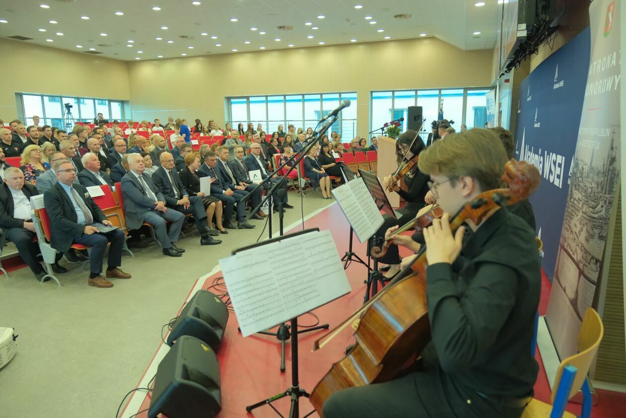  Gala 10-lecia działalności Akademickiego Liceum Sportowego w Lublinie (zdjęcie 6) - Autor: DW