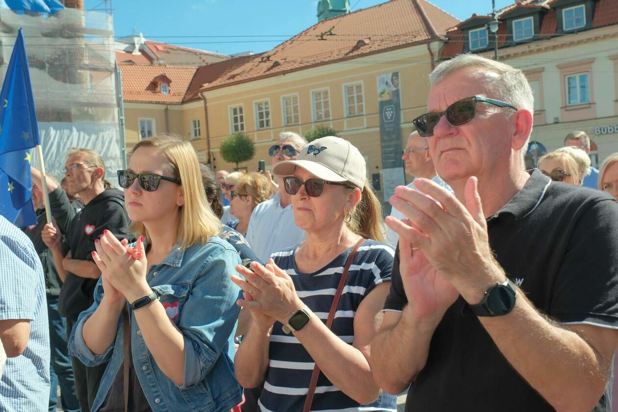  Otwarte spotkanie mieszkańców z Rafałem Trzaskowskim (zdjęcie 27) - Autor: DW