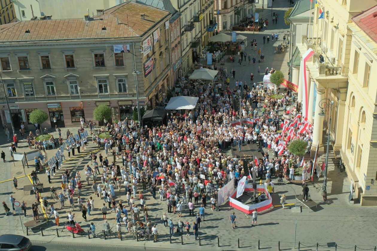  Otwarte spotkanie mieszkańców z Rafałem Trzaskowskim (zdjęcie 30) - Autor: DW