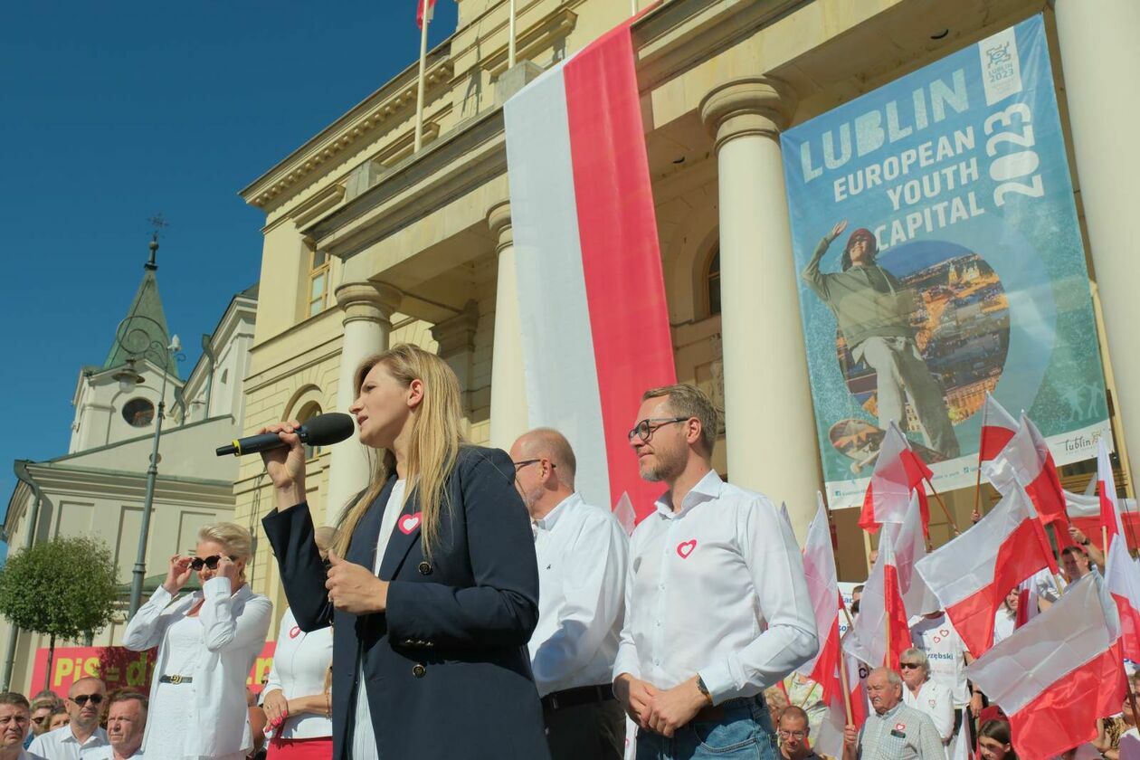  Otwarte spotkanie mieszkańców z Rafałem Trzaskowskim (zdjęcie 11) - Autor: DW