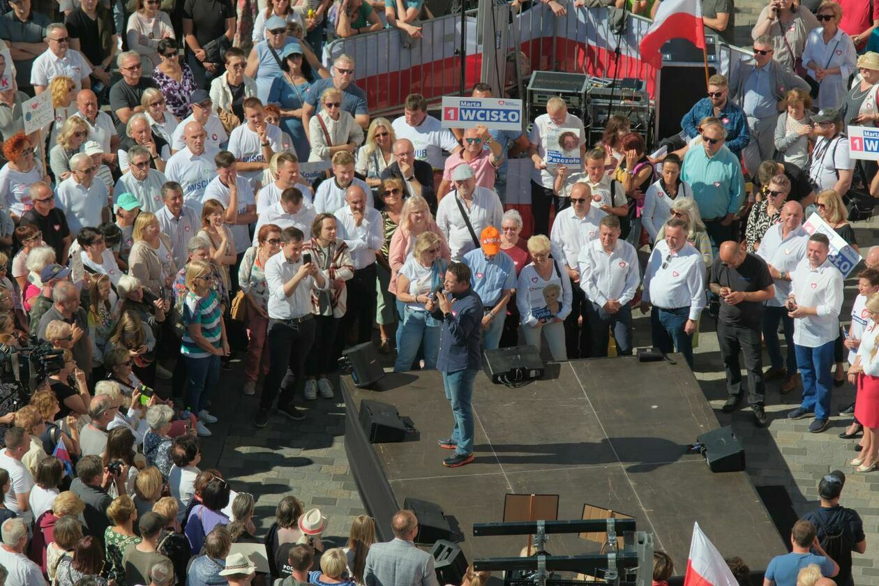  Otwarte spotkanie mieszkańców z Rafałem Trzaskowskim (zdjęcie 31) - Autor: DW