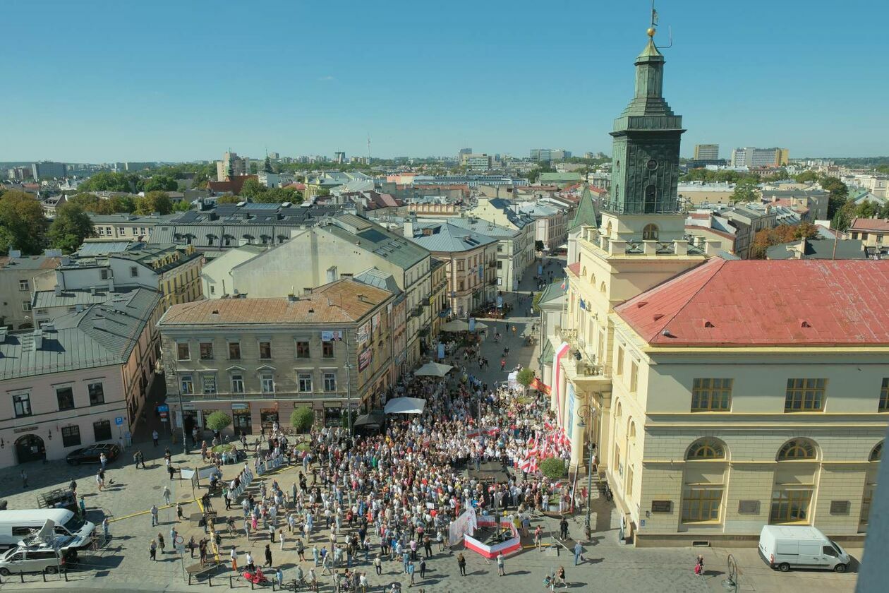  Otwarte spotkanie mieszkańców z Rafałem Trzaskowskim (zdjęcie 29) - Autor: DW