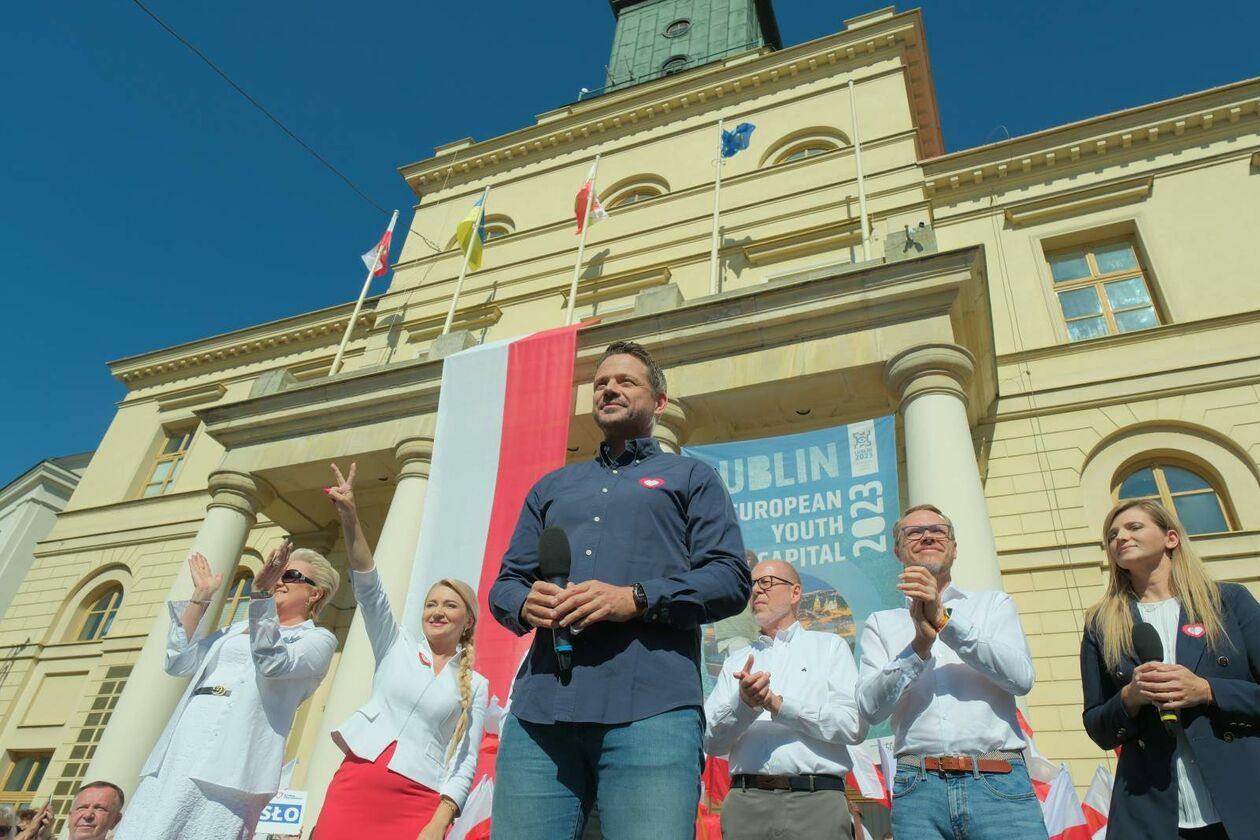  Otwarte spotkanie mieszkańców z Rafałem Trzaskowskim (zdjęcie 13) - Autor: DW