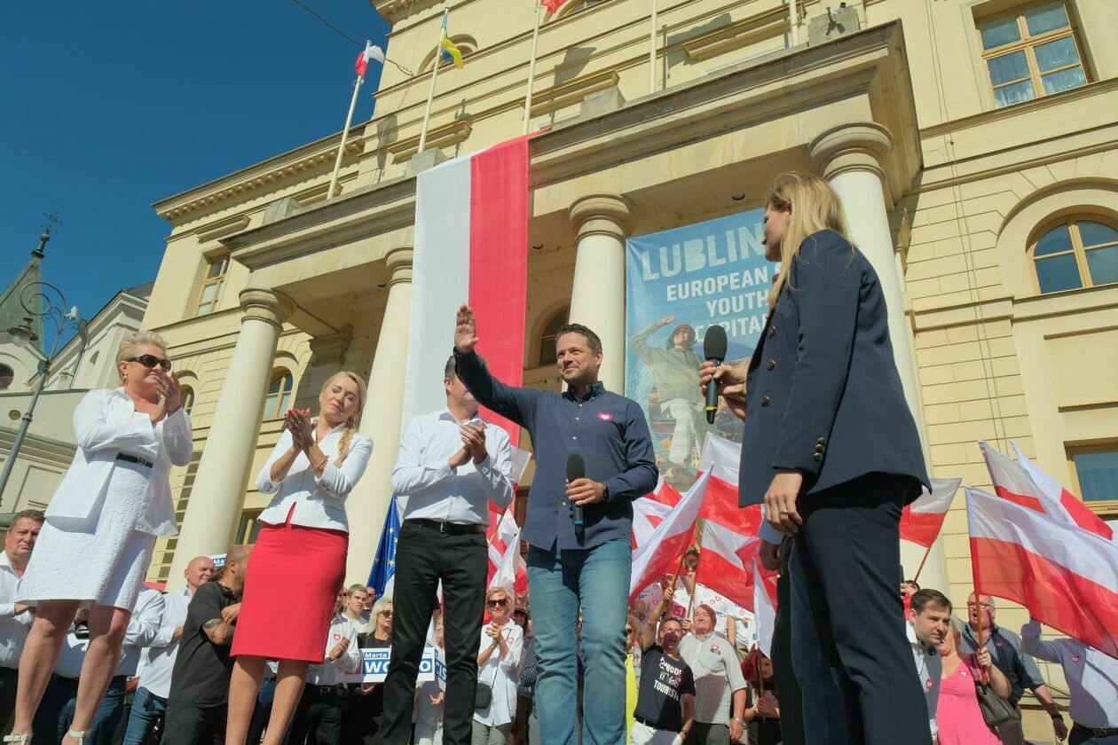  Otwarte spotkanie mieszkańców z Rafałem Trzaskowskim (zdjęcie 12) - Autor: DW