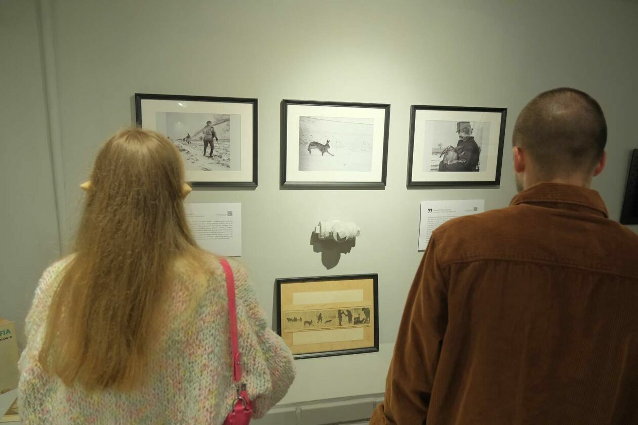  Wernisaż wystawy Jacka Mirosława pt Fotoreportaż galerii Teatru NN (zdjęcie 7) - Autor: DW