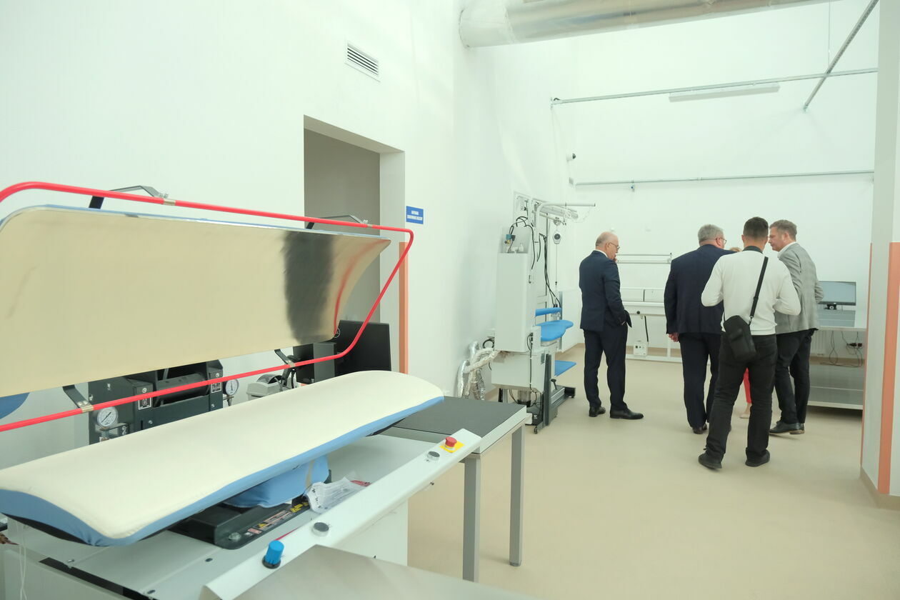  Otwarcie nowej kuchni i pralni w szpitalu przy al. Kraśnickiej (zdjęcie 3) - Autor: DW