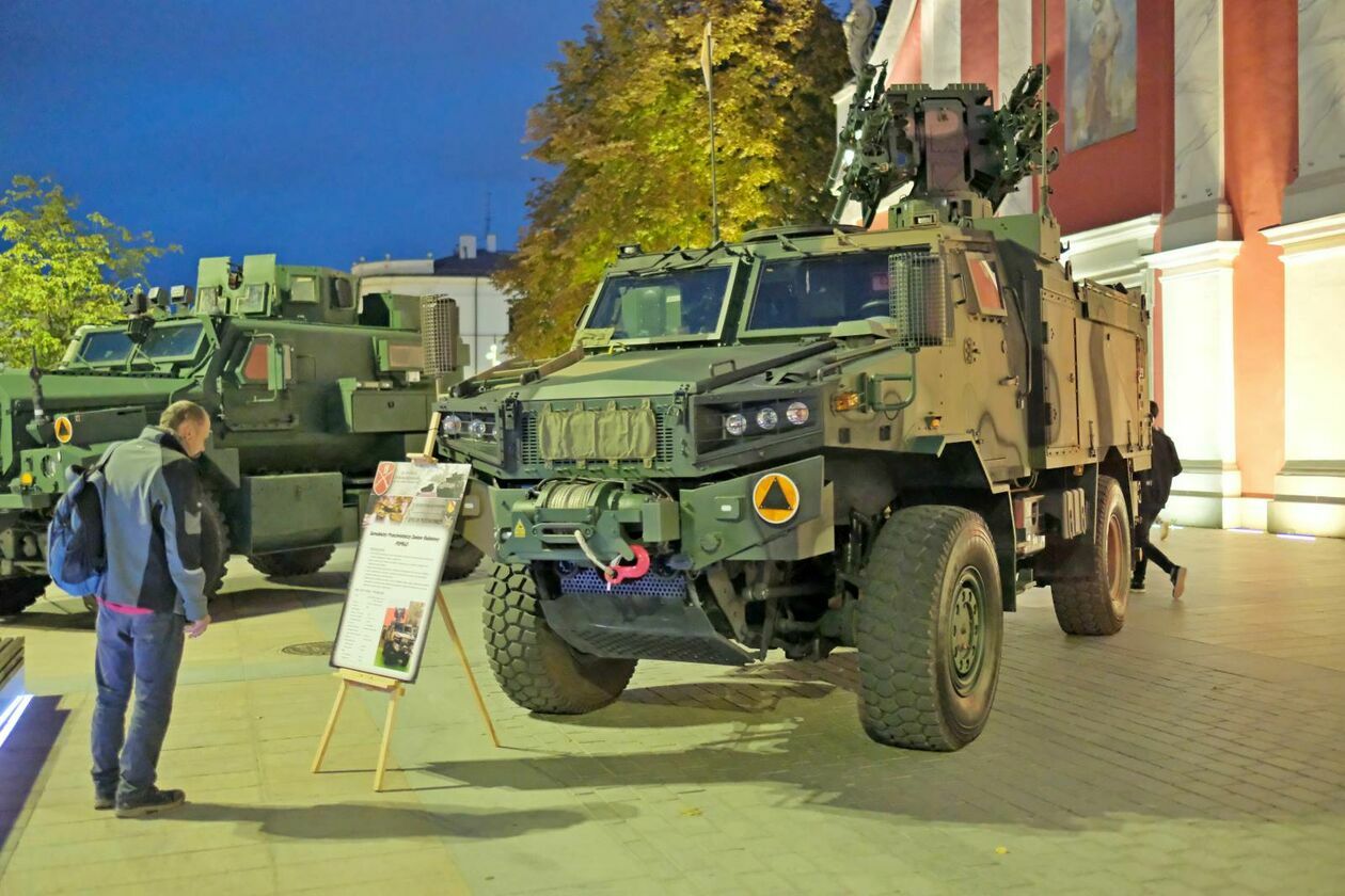  Obchody święta 19. Lubelskiej Brygady Zmechanizowanej im. gen. dyw. Franciszka Kleeberga (zdjęcie 30) - Autor: DW