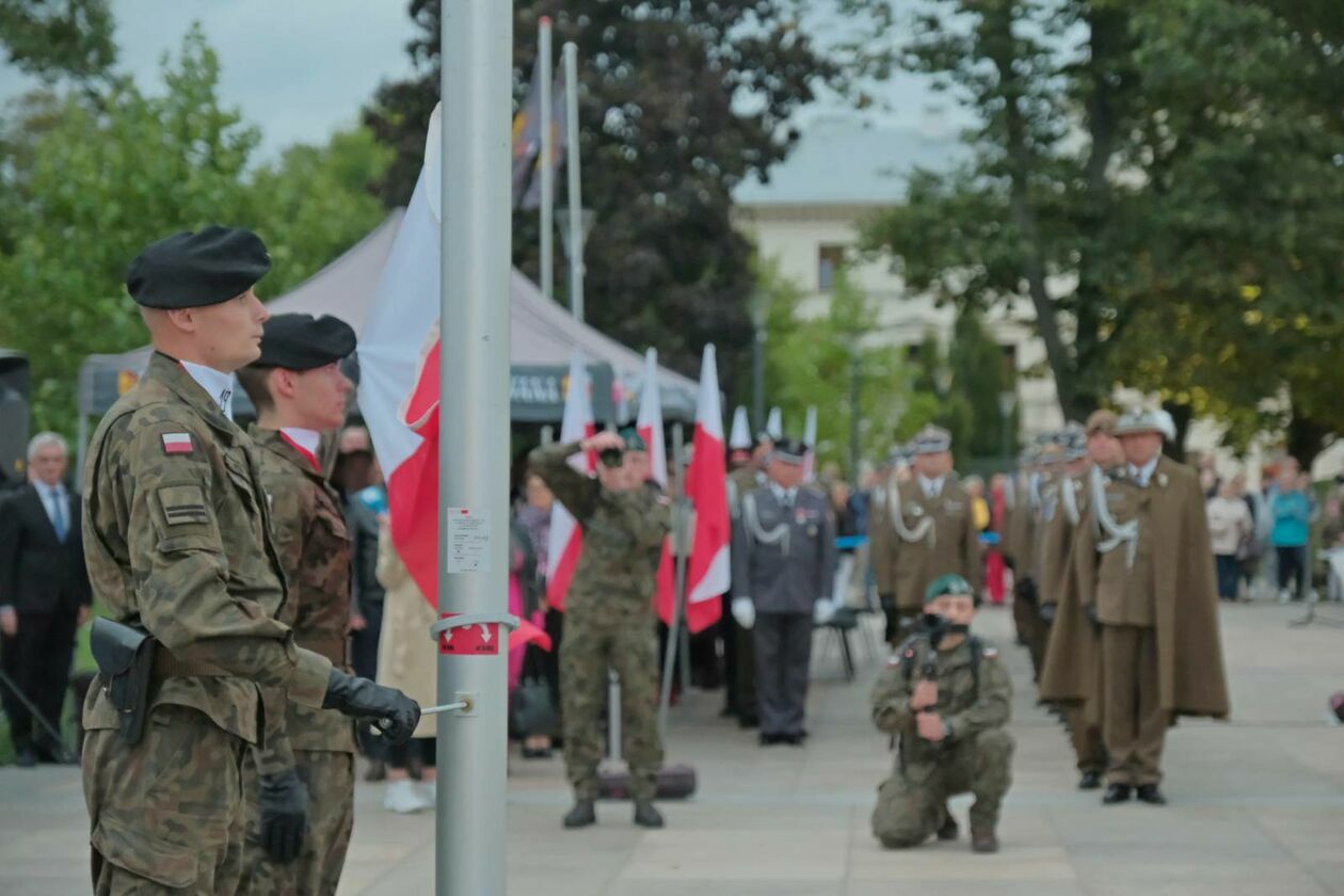  Obchody święta 19. Lubelskiej Brygady Zmechanizowanej im. gen. dyw. Franciszka Kleeberga (zdjęcie 5) - Autor: DW