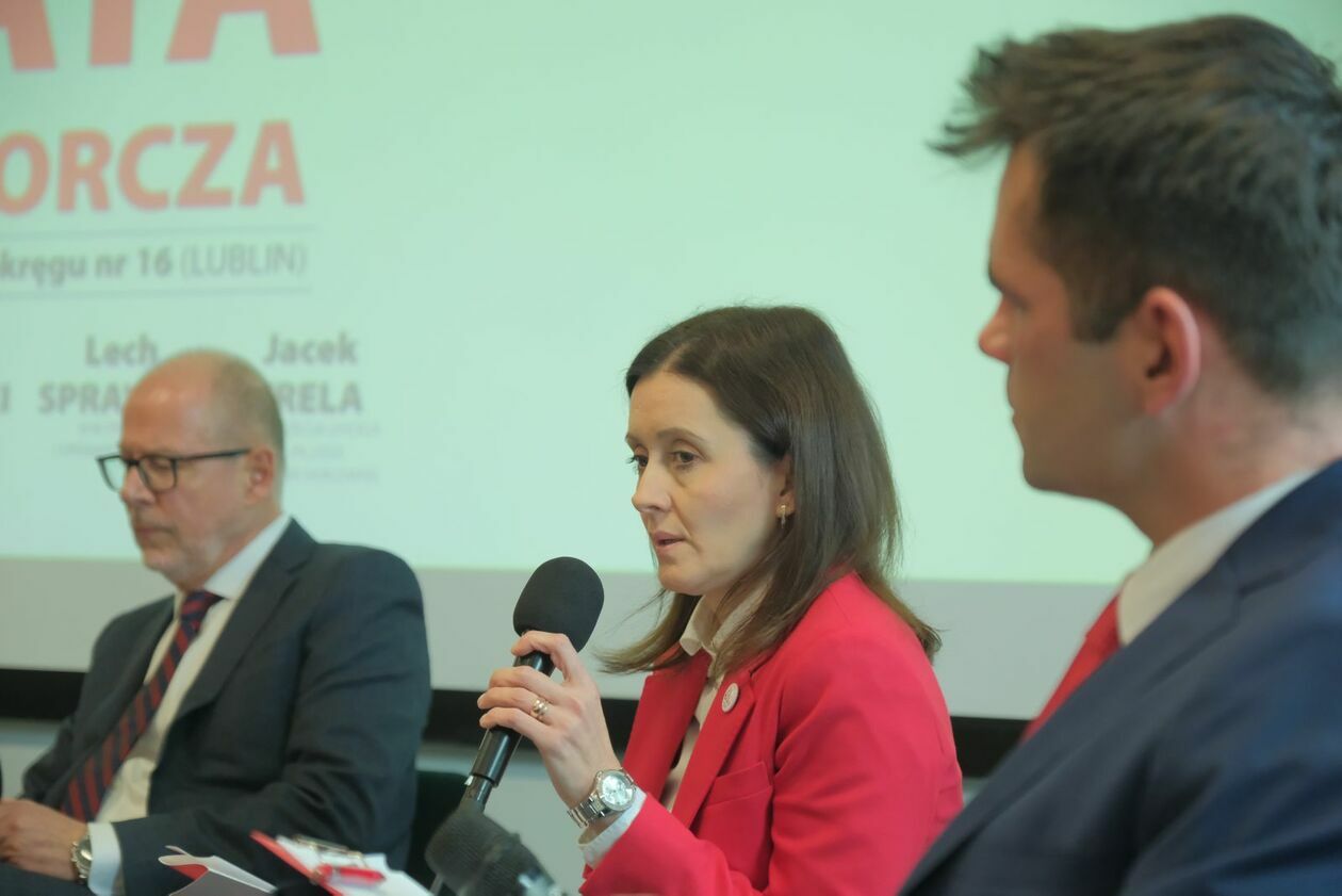  Debata kandydatów na senatorów w lubelskiej WSPA (zdjęcie 4) - Autor: DW
