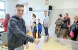 Wybory 2023. Głosowanie w Obwodowej Komisji Wyborczej nr 189 przy ul. Berylowej 7 (zdjęcie 3)