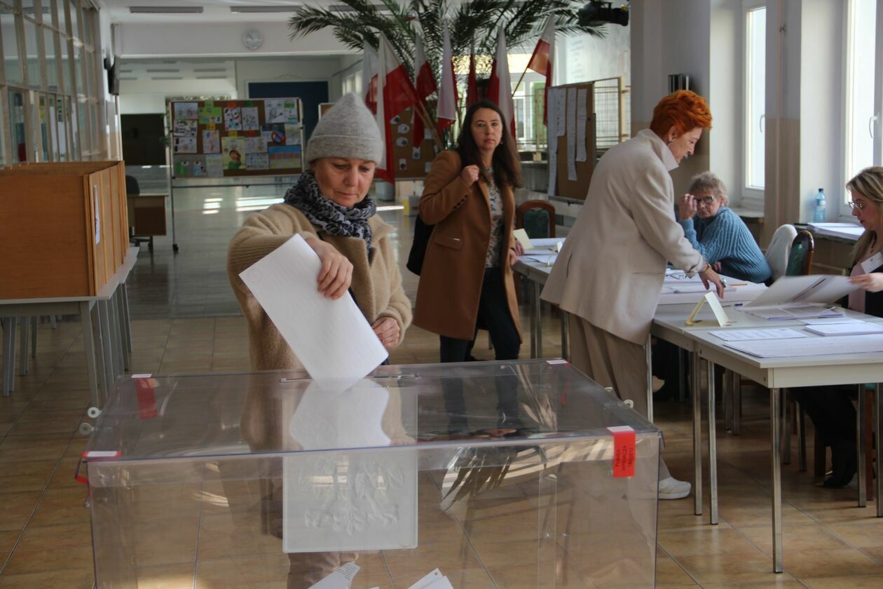  Wybory 2023 w Białej Podlaskiej. Mieszkańcy głosują   - Autor: Ewelina Burda