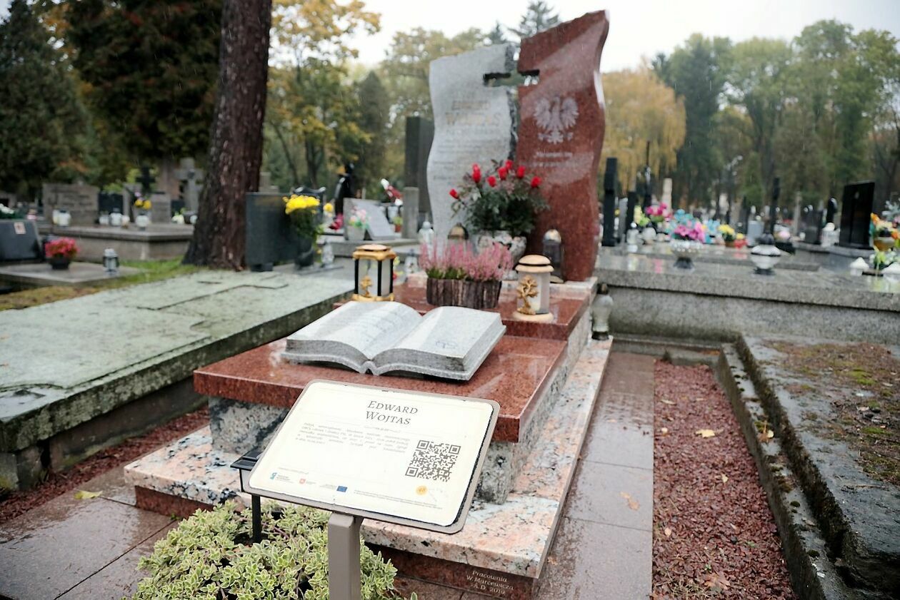  Znani na cmentarzu przy ul. Lipowej (zdjęcie 24) - Autor: Katarzyna Nastaj 
