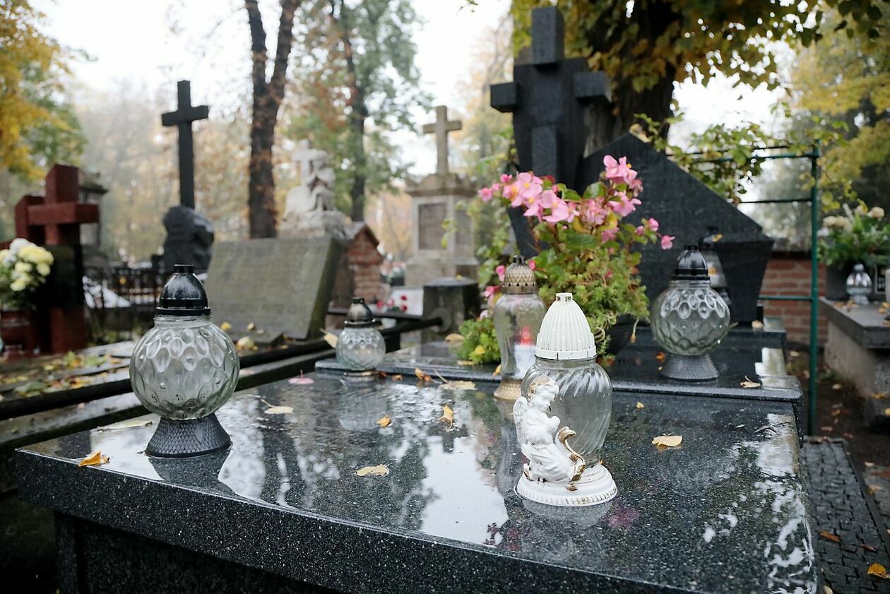  Znani na cmentarzu przy ul. Lipowej (zdjęcie 8) - Autor: Katarzyna Nastaj 