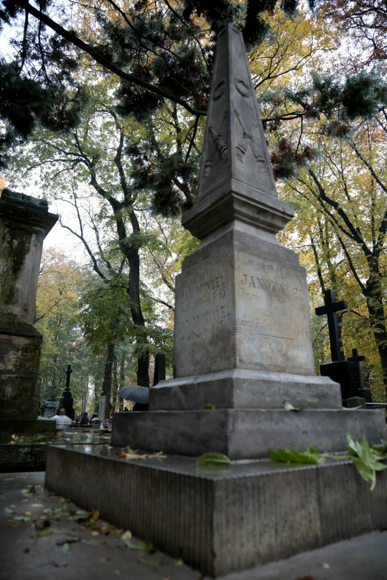  Znani na cmentarzu przy ul. Lipowej (zdjęcie 12) - Autor: Katarzyna Nastaj 