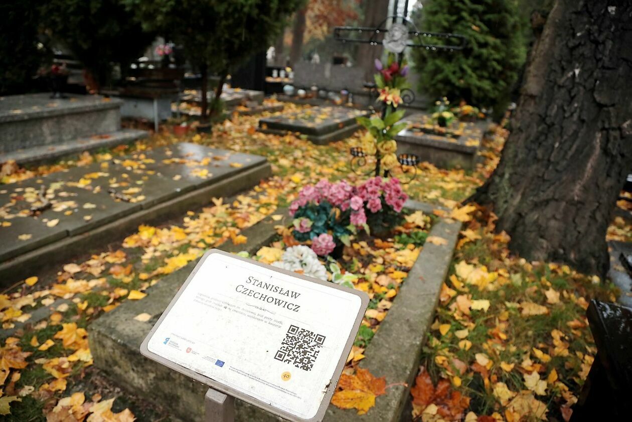  Znani na cmentarzu przy ul. Lipowej (zdjęcie 27) - Autor: Katarzyna Nastaj 