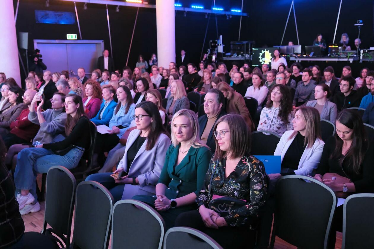   Konferencja pt Kompetencje jutra odbywa się w Lubelskim Centrum Konferencyjnym (zdjęcie 8) - Autor: DW