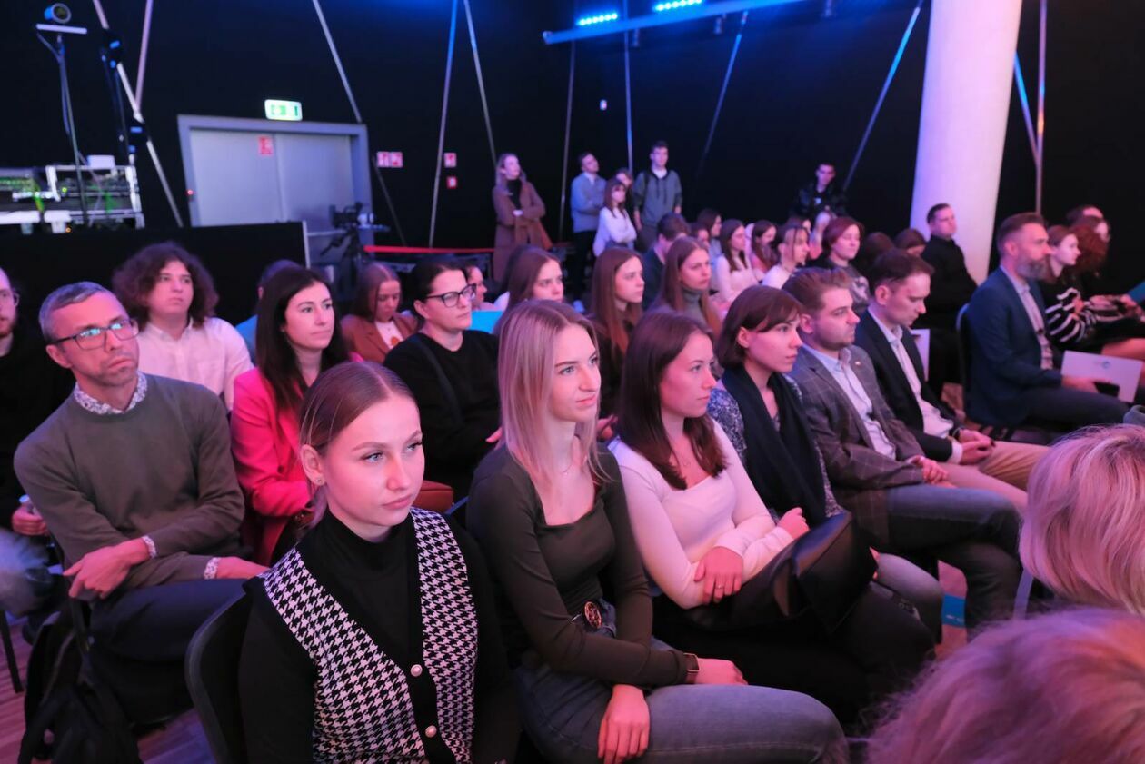   Konferencja pt Kompetencje jutra odbywa się w Lubelskim Centrum Konferencyjnym (zdjęcie 6) - Autor: DW