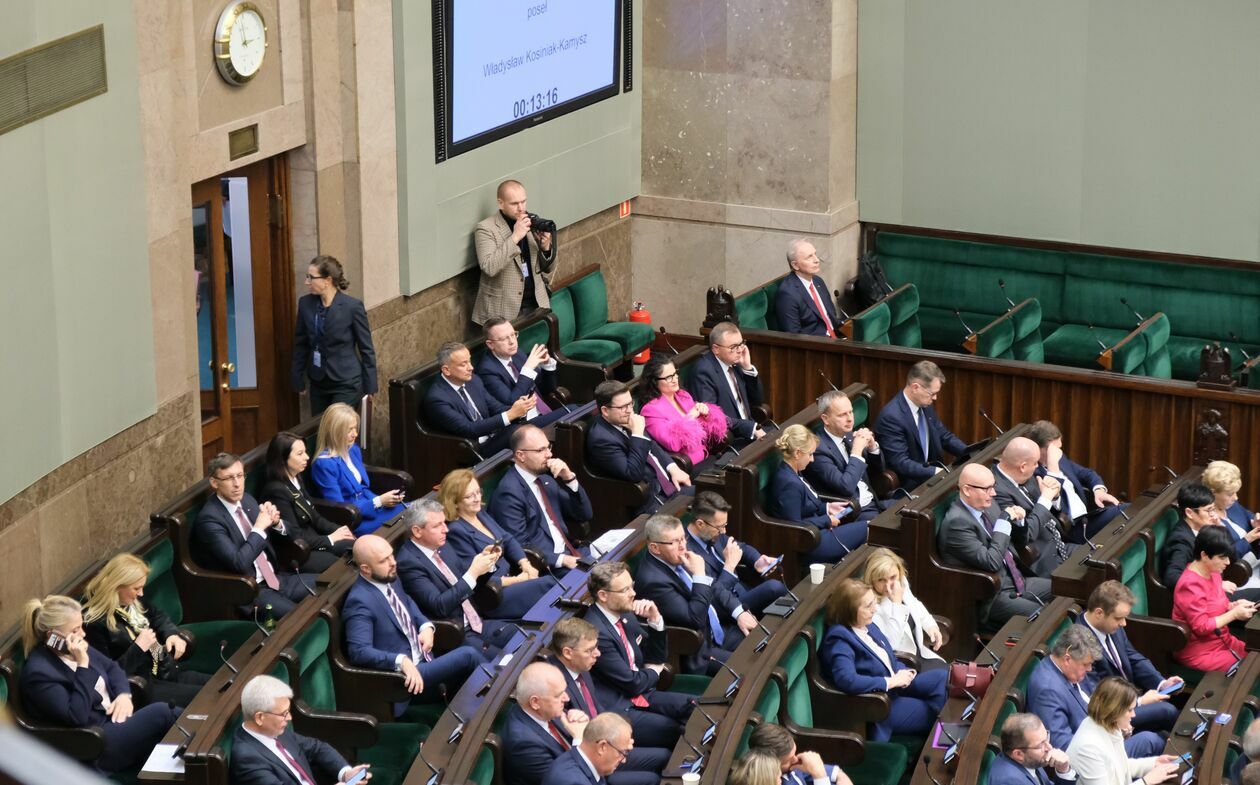  Pierwsze posiedzenie Sejmu  (zdjęcie 15) - Autor: BAS
