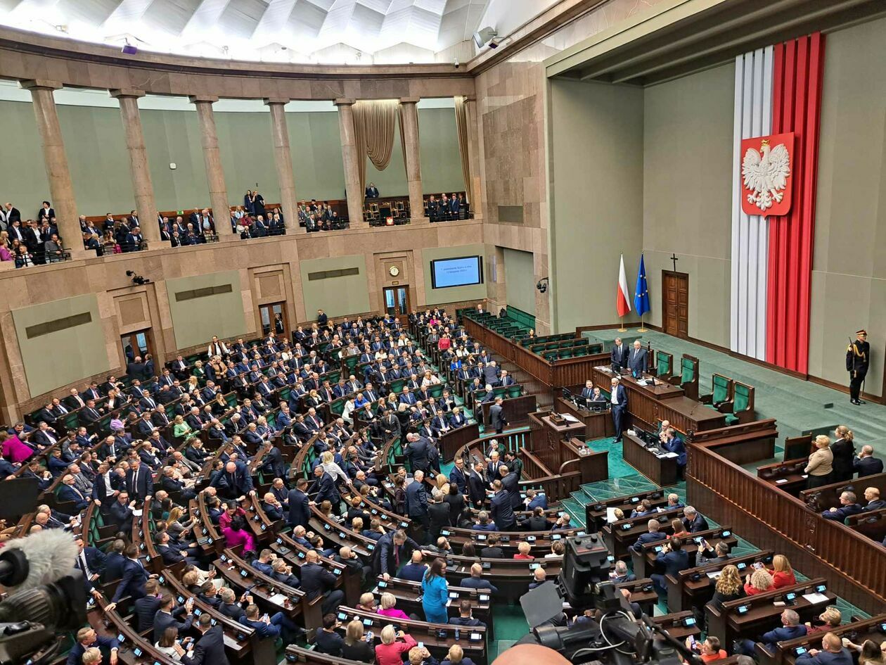  Pierwsze posiedzenie Sejmu  (zdjęcie 17) - Autor: BAS