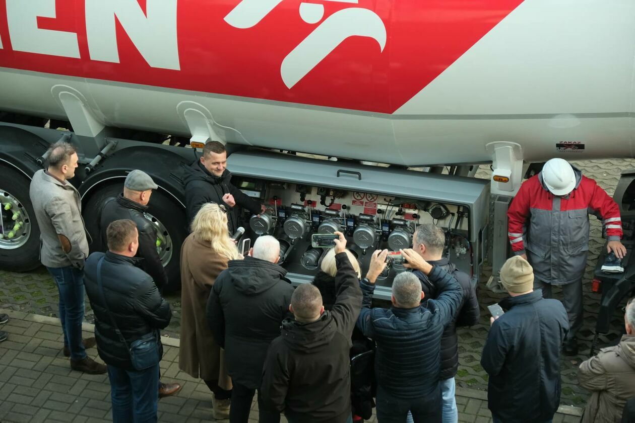  Ćwiczenia Inspekcji Transportu Drogowego na terenie politechniki (zdjęcie 3) - Autor: DW