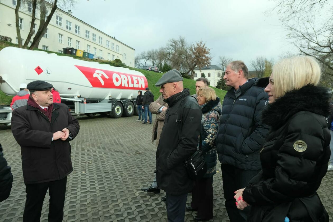 Ćwiczenia Inspekcji Transportu Drogowego na terenie politechniki