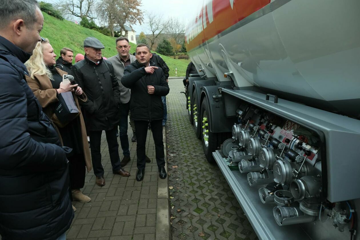  Ćwiczenia Inspekcji Transportu Drogowego na terenie politechniki (zdjęcie 5) - Autor: DW