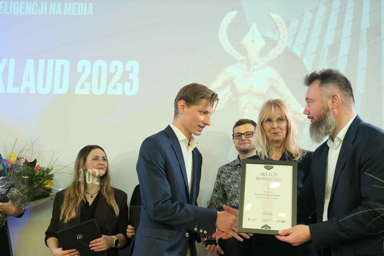   Gala Wręczenia Nagród AKLAUD - Akademicki Laur Dziennikarski  (zdjęcie 12) - Autor: DW