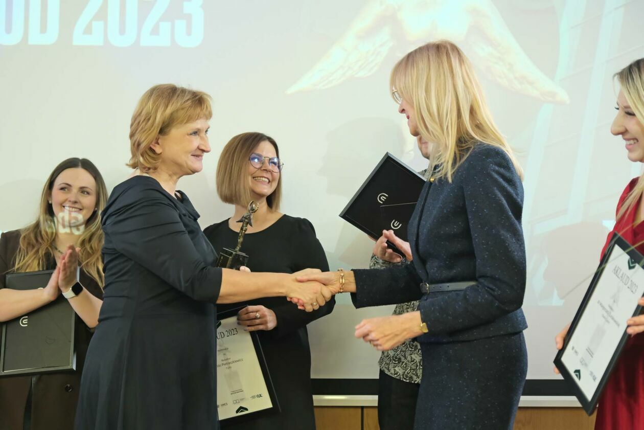   Gala Wręczenia Nagród AKLAUD - Akademicki Laur Dziennikarski  (zdjęcie 8) - Autor: DW