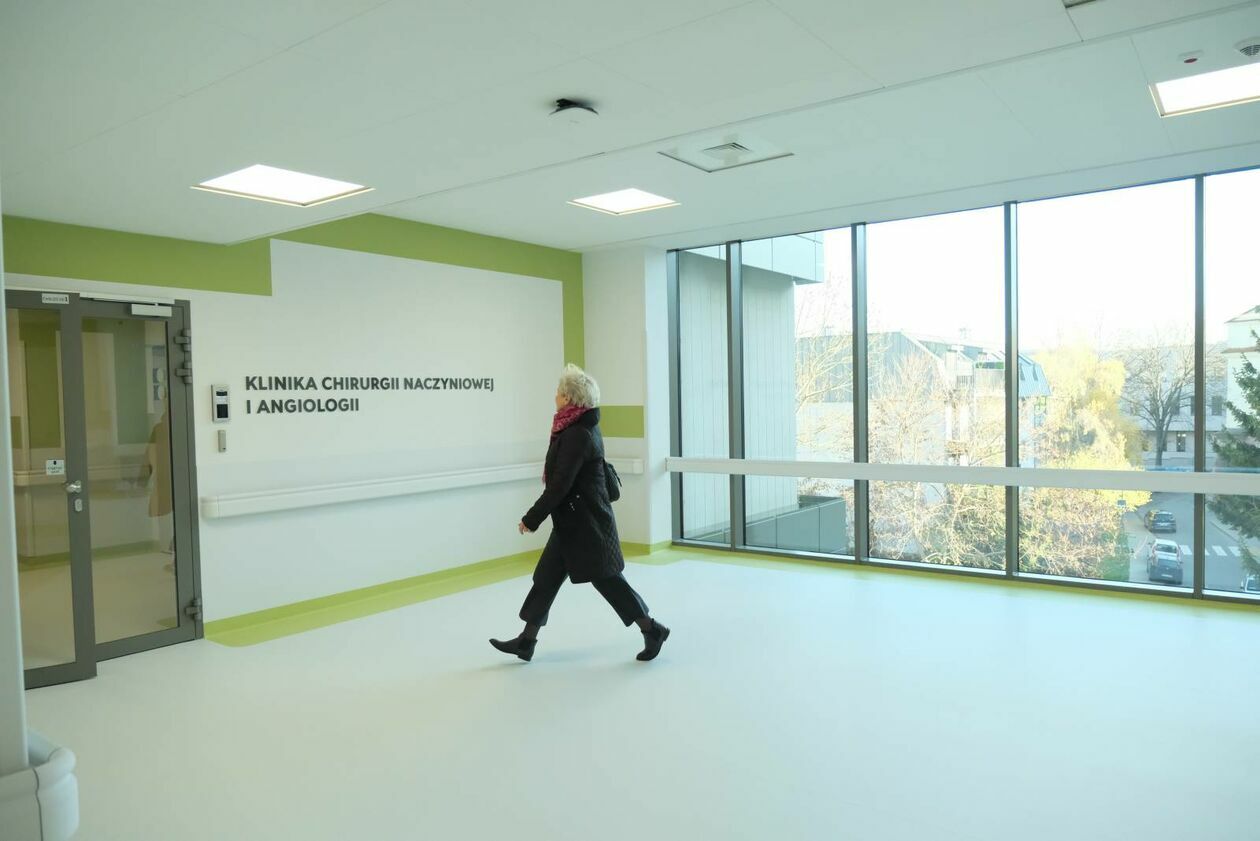  Kliniki zabiegowe w nowej części szpitala USK 1 (zdjęcie 8) - Autor: DW